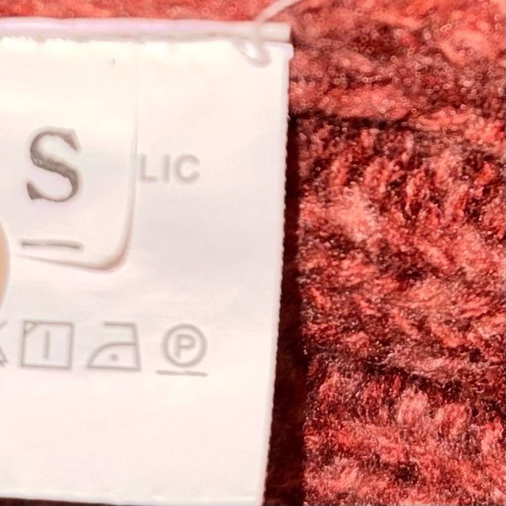 Elegant Maroon Women's Cardigan - Picture 6 of 10